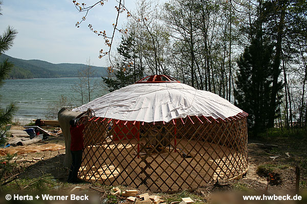 zurck zur Galeriebersicht - Jurtenbau
